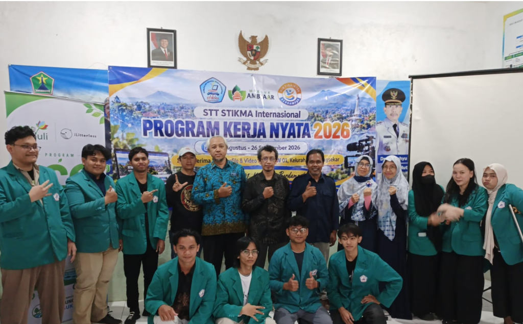 STT STIKMA Internasional Serahkan Web Profile dan Video Profile RW 01 Tunjungsekar sebagai Inovasi Digital untuk Masyarakat